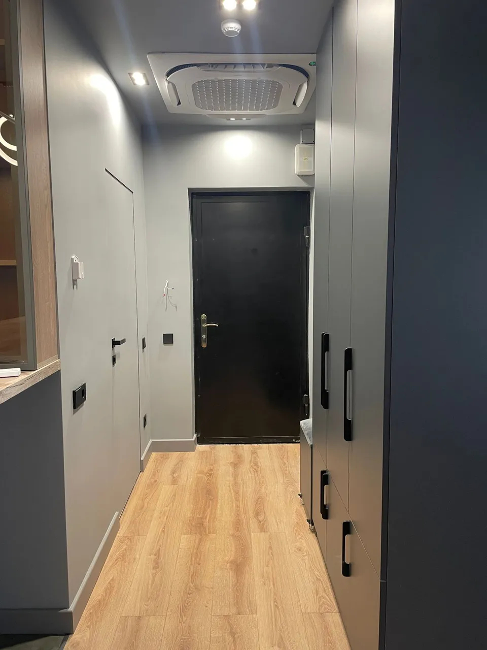 3 սենյականոց բնակարան  Լենինգրադյան փող, Աջափնյակ Երևան, 159119