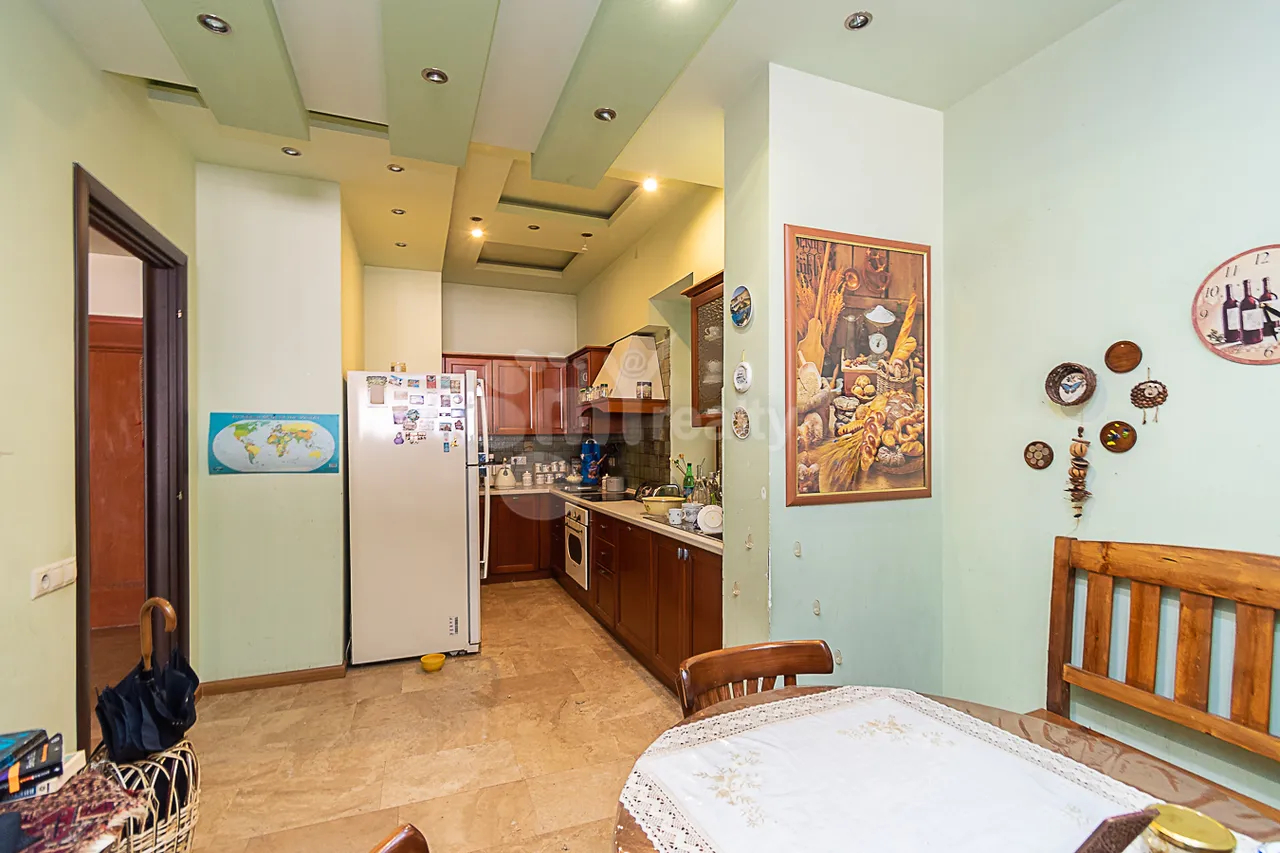 4 bedroom apartment for sale Northern(Hyusisayin)  Ave, Center Yerevan, 161341