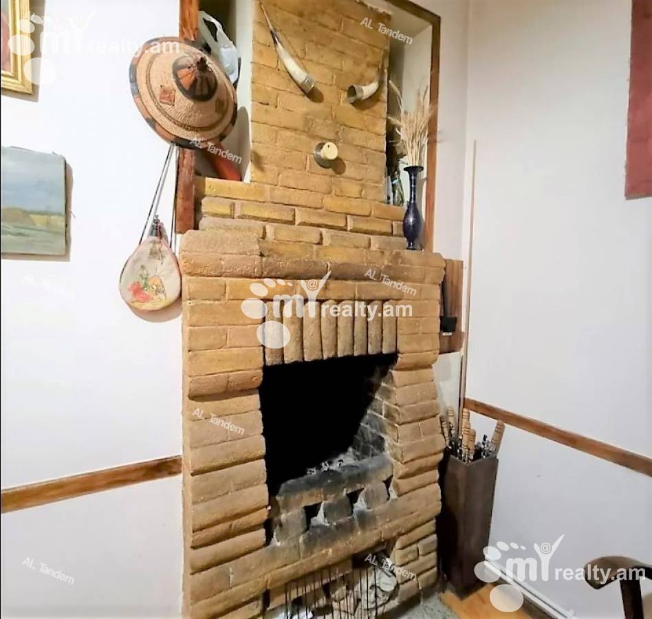 3 սենյականոց բնակարան  Ամիրյան փող, Կենտրոն Երևան, 125799