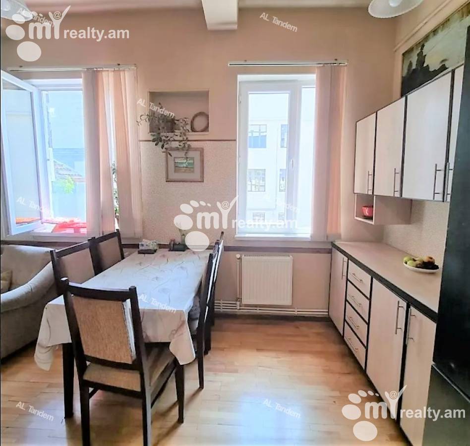 3 սենյականոց բնակարան  Ամիրյան փող, Կենտրոն Երևան, 125799