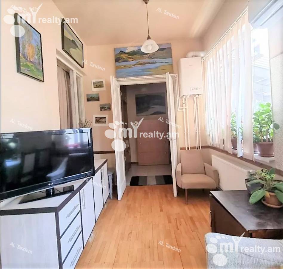 3 սենյականոց բնակարան  Ամիրյան փող, Կենտրոն Երևան, 125799