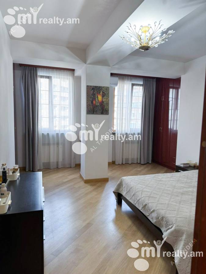 3 սենյականոց բնակարան  Սարյան փող, Կենտրոն Երևան, 127177