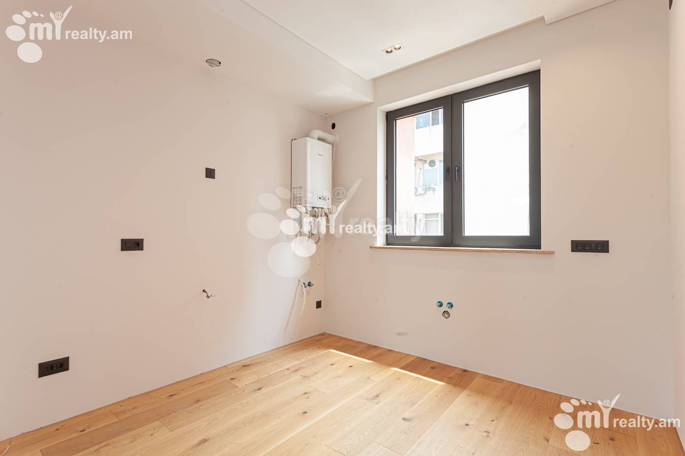 3 bedroom apartment for rent M.Khorenatsi St, Center Yerevan, 156451