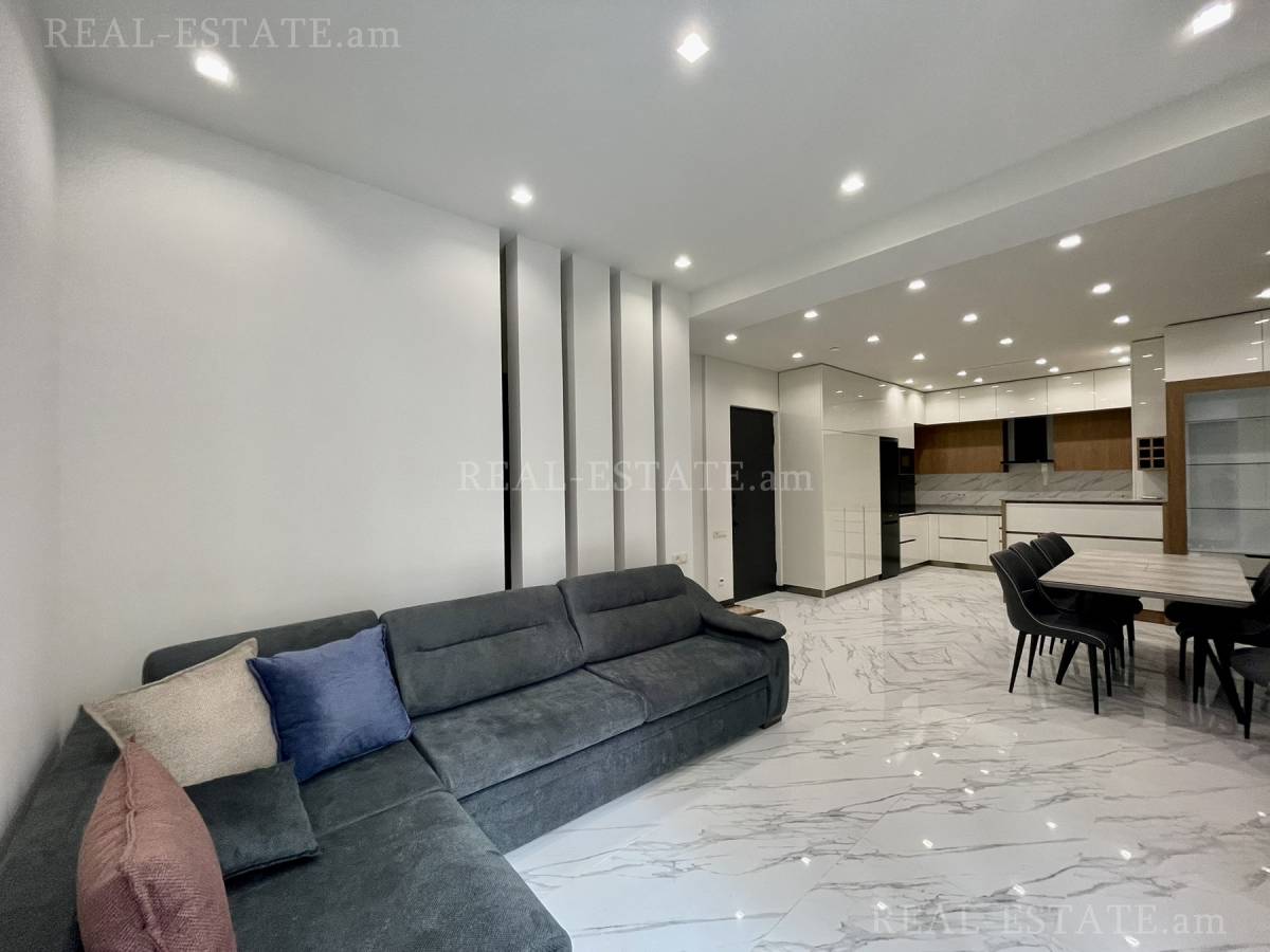 3 bedroom apartment for rent Amiryan St, Center Yerevan, 131705