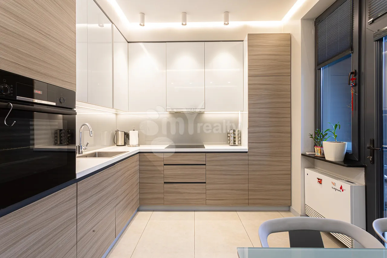 3 սենյականոց բնակարան վարձով Բուզանդի փող, Կենտրոն Երևան, 159437