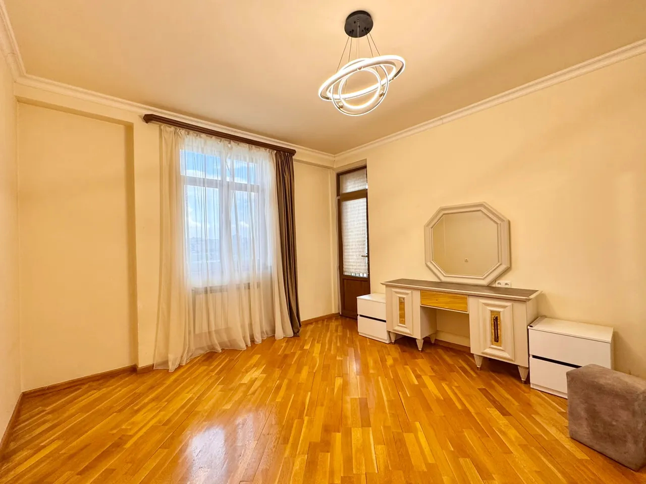 3 bedroom apartment for sale خیابان زاراف آقبیور, آوان ایروان, 161294