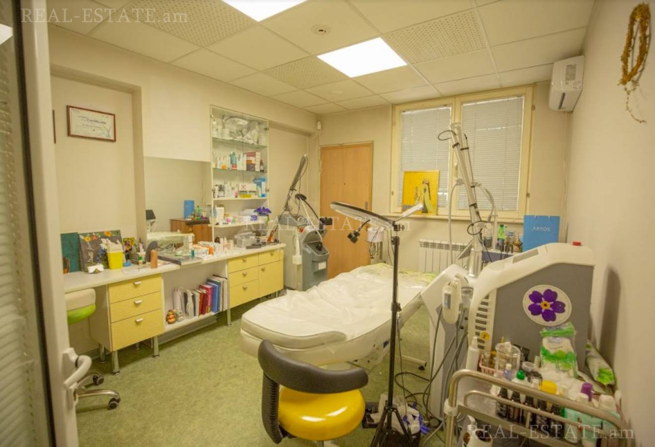 Կոմերցիոն տարածք  Ամիրյան փող, Կենտրոն Երևան, 113947