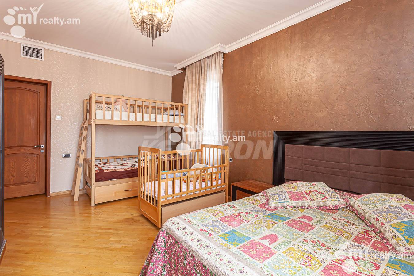 3 bedroom apartment for sale خیابان پارونیان, مرکز شهر ایروان, 153345