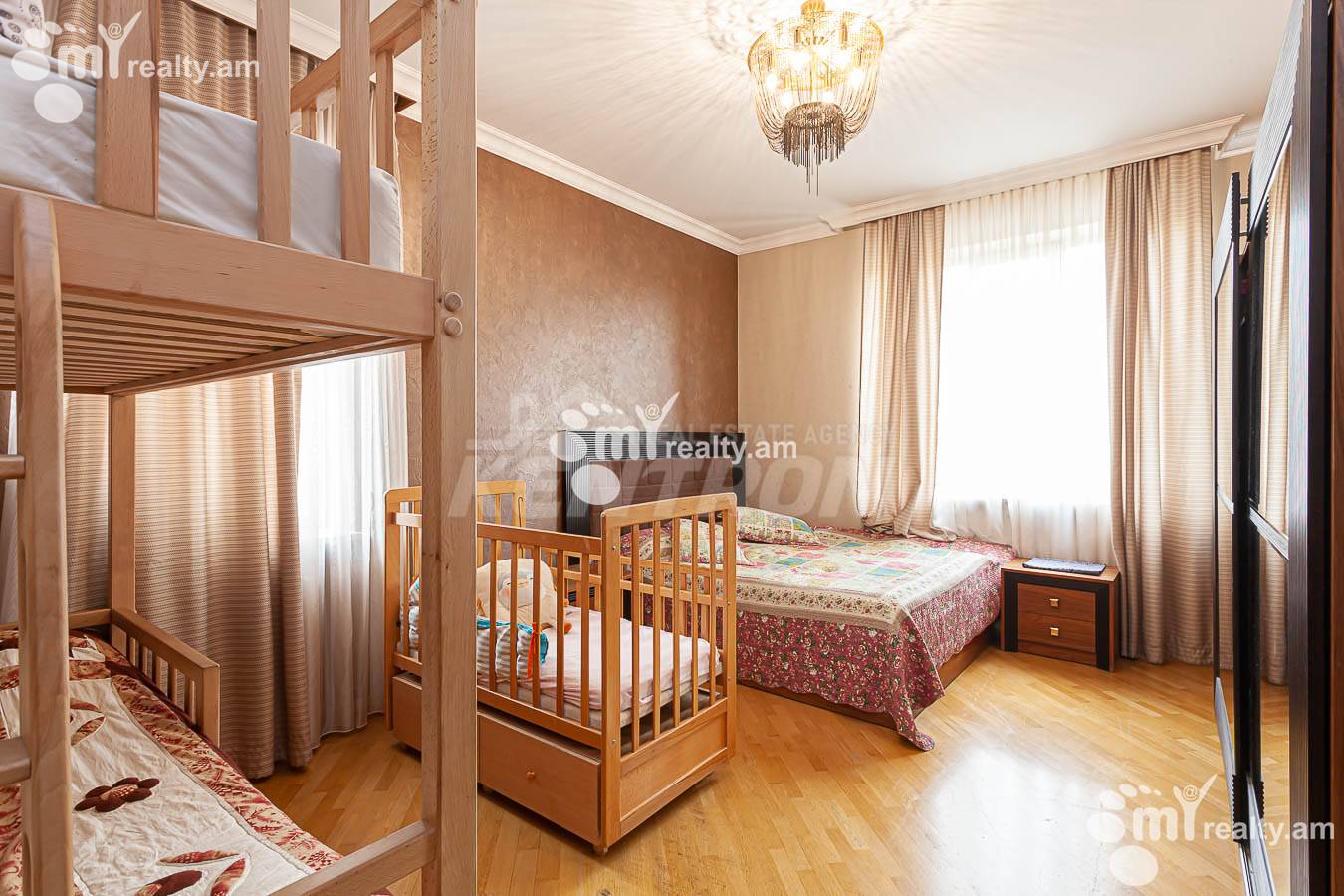 3 bedroom apartment for sale خیابان پارونیان, مرکز شهر ایروان, 153345