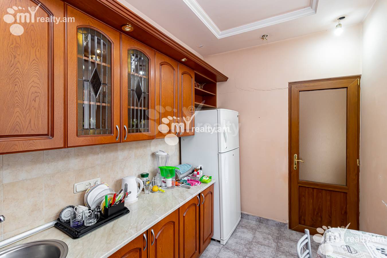 Купить 3 комнатную квартиру Паронян ул, Центр Ереван, 151535