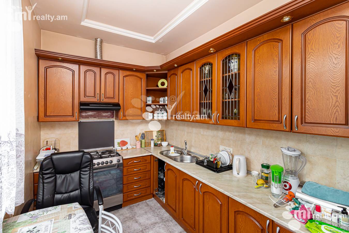 Купить 3 комнатную квартиру Паронян ул, Центр Ереван, 151535