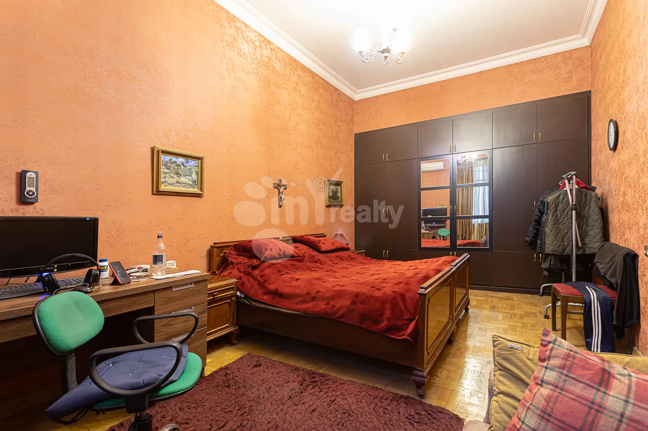 Купить 4 комнатную квартиру Туманян ул, Центр Ереван, 157656