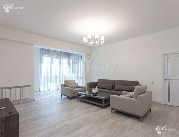 varcov-bnakaran-norakaruycum/4-senyakanoc/Antarayin+St/Center/Yerevan