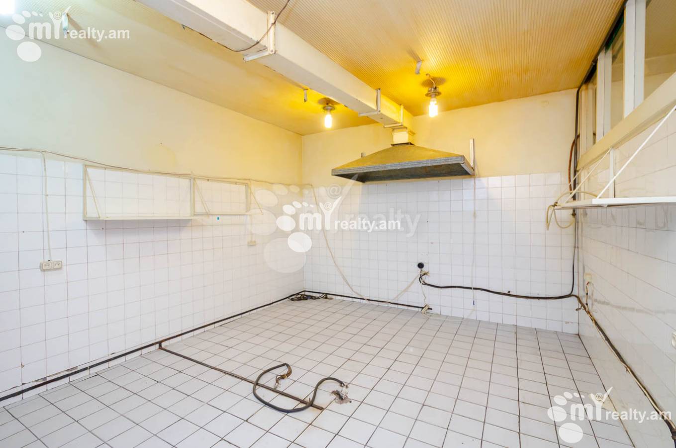 Commercial for sale خیابان کومیتاس, عربگیر ایروان, 144951