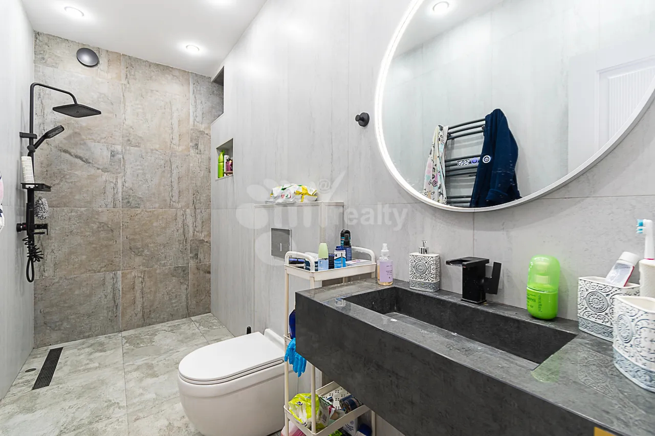 Купить дом Паруйр Севак 11, Аван Ереван, 159479