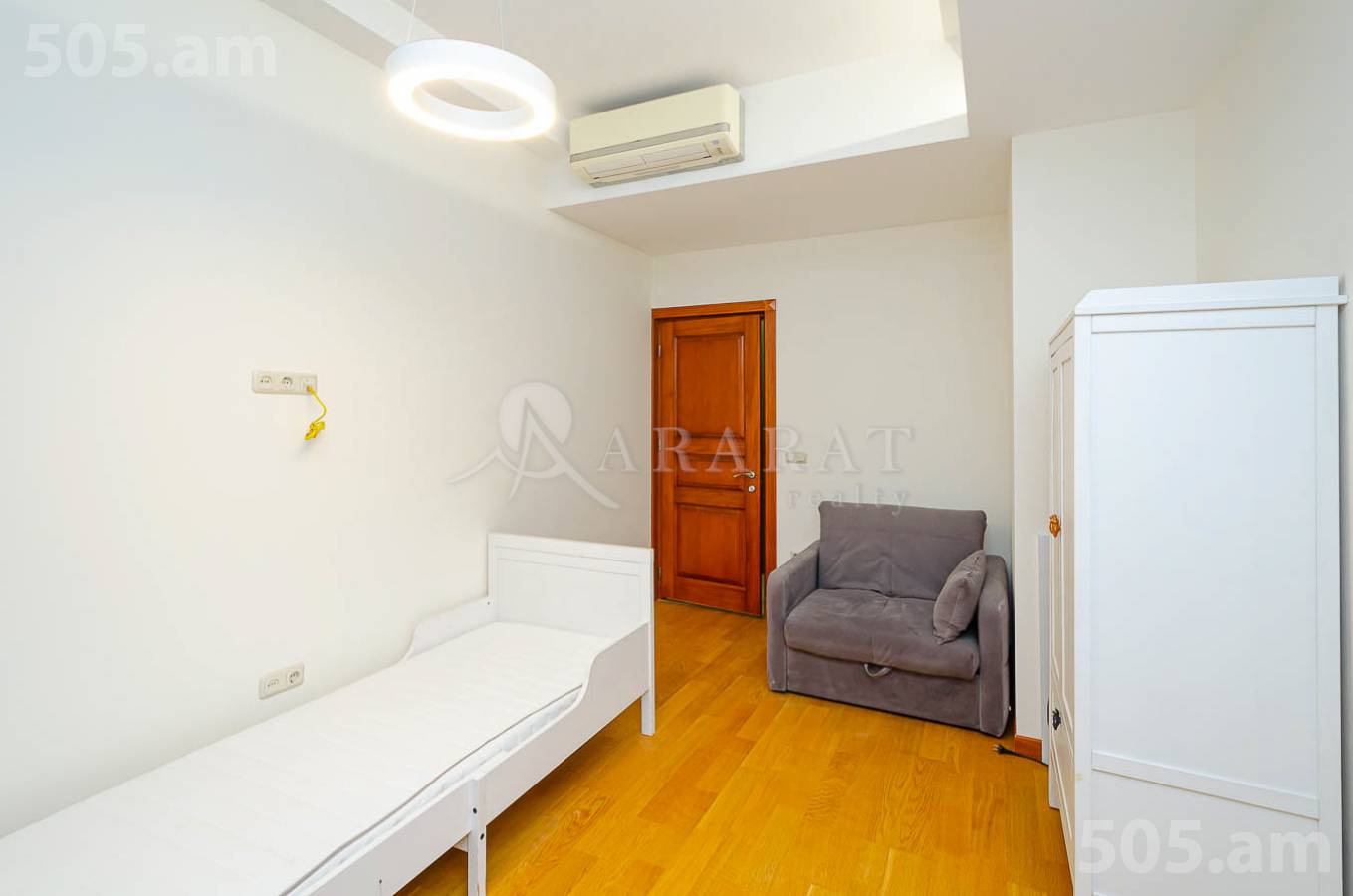 Купить 3 комнатную квартиру Антараин ул, Центр Ереван, 145038