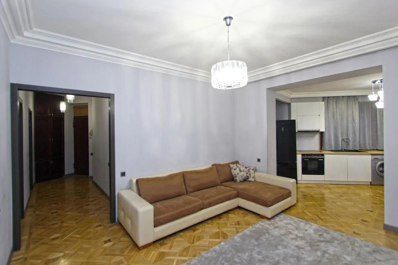 Купить 4 комнатную квартиру Саят-Нова пр, Центр Ереван, 159418