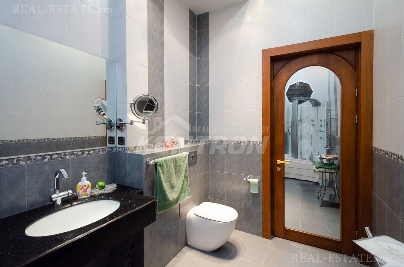4 bedroom apartment for sale rue d'Abovyan, Center Yerevan, 137151