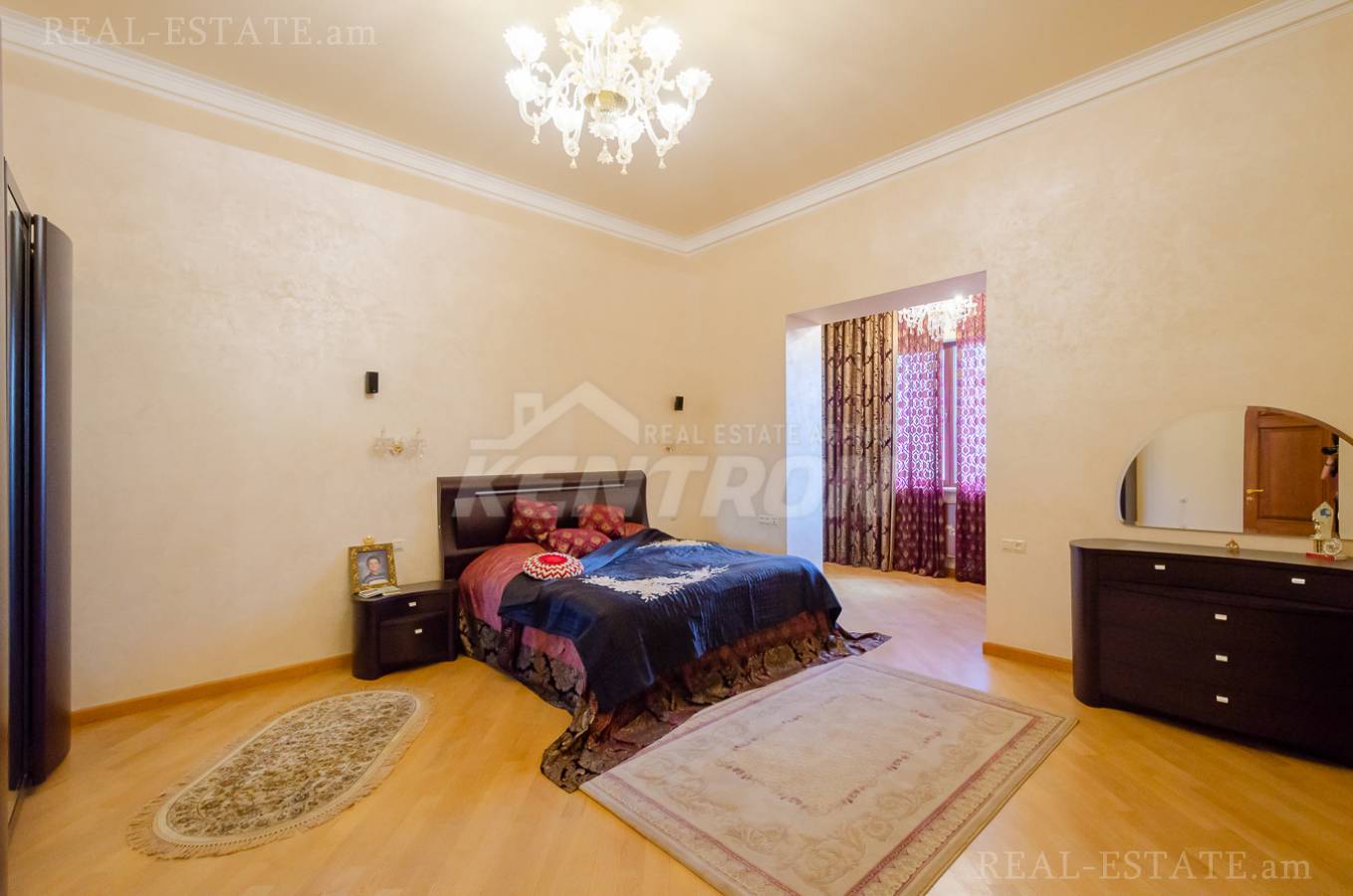 4 bedroom apartment for sale rue d'Abovyan, Center Yerevan, 137151