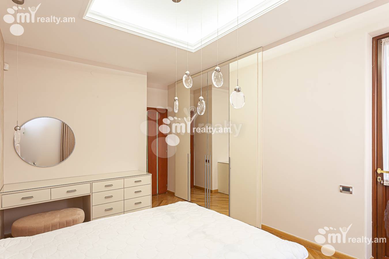 Купить 4 комнатную квартиру Пушкин ул, Центр Ереван, 145795