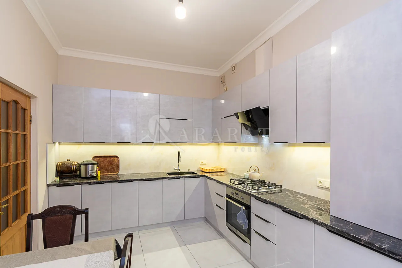 House for sale Zovuni dis, زوونی کوتایک, 160369