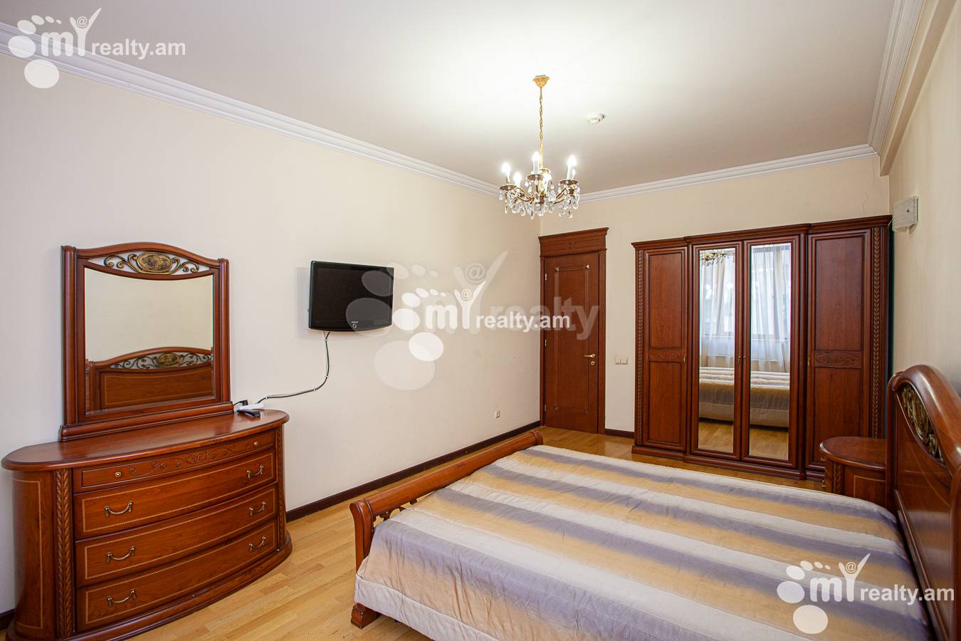 3 bedroom apartment for sale Northern (Hyusisayin)  Ave, Center Yerevan, 152177