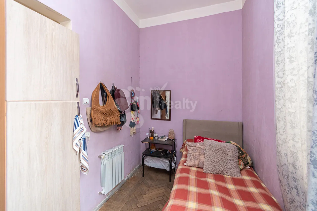 2 bedroom apartment for sale خیابان موسکوویان, مرکز شهر ایروان, 160190