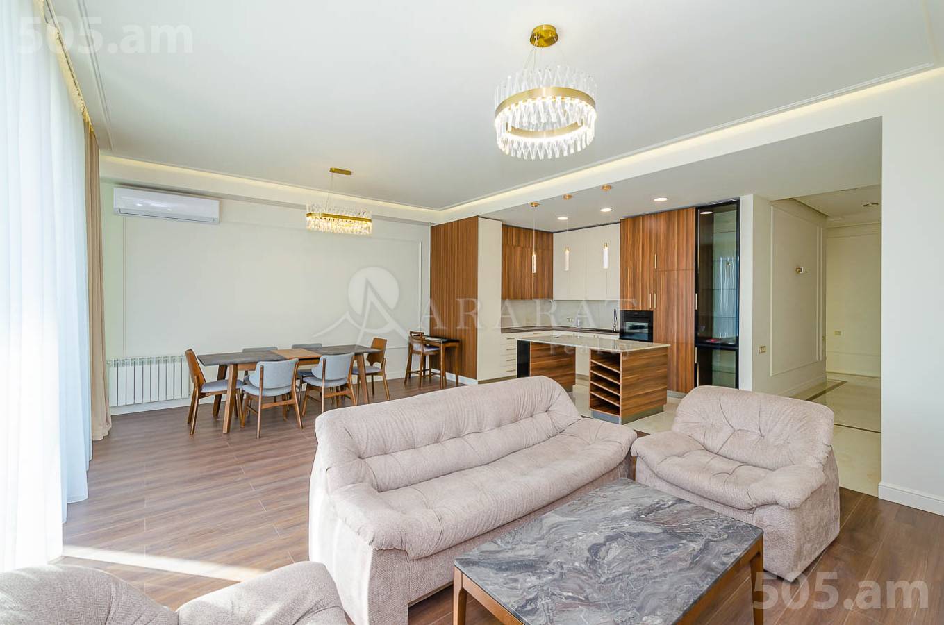 4 սենյականոց բնակարան վարձով , Կենտրոն Երևան, 153305