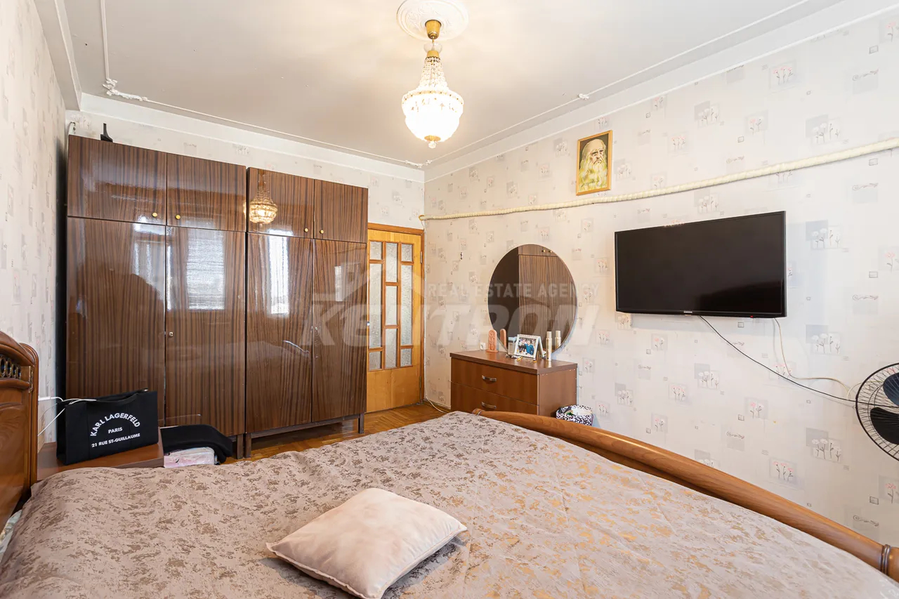 3 bedroom apartment for sale خیابان واهر. پاپازیان, عربگیر ایروان, 157435