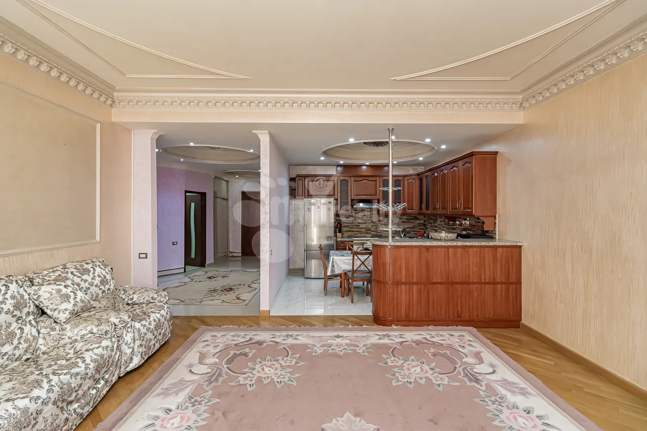 3 bedroom apartment for sale خیابان آرام, مرکز شهر ایروان, 161232