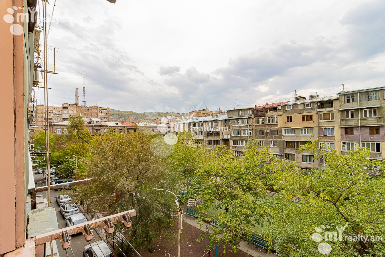 Купить 3 комнатную квартиру Каджазнуни ул, Центр Ереван, 147305