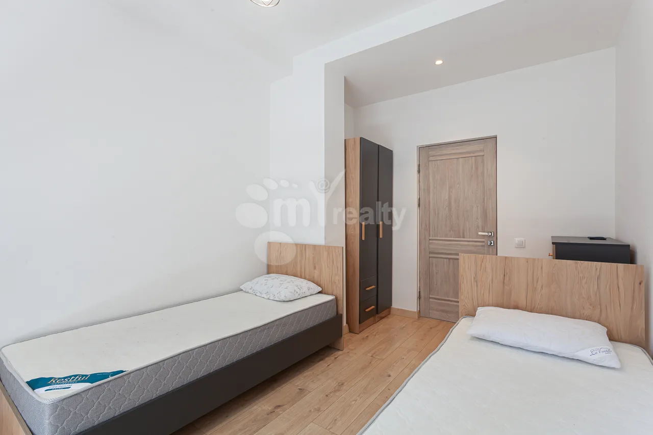 3 bedroom apartment for sale خیابان آخبیور سِروب, عربگیر ایروان, 158252
