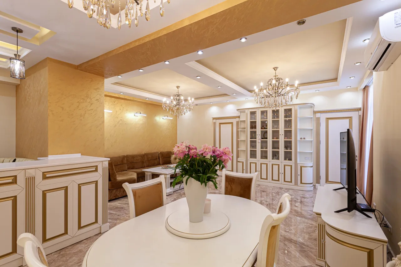 3 bedroom apartment for rent rue d'Amiryan, Center Yerevan, 161928