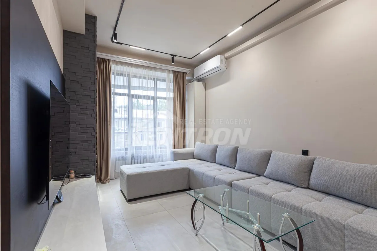 4 bedroom apartment for sale Nalbandyan St, Center Yerevan, 157672
