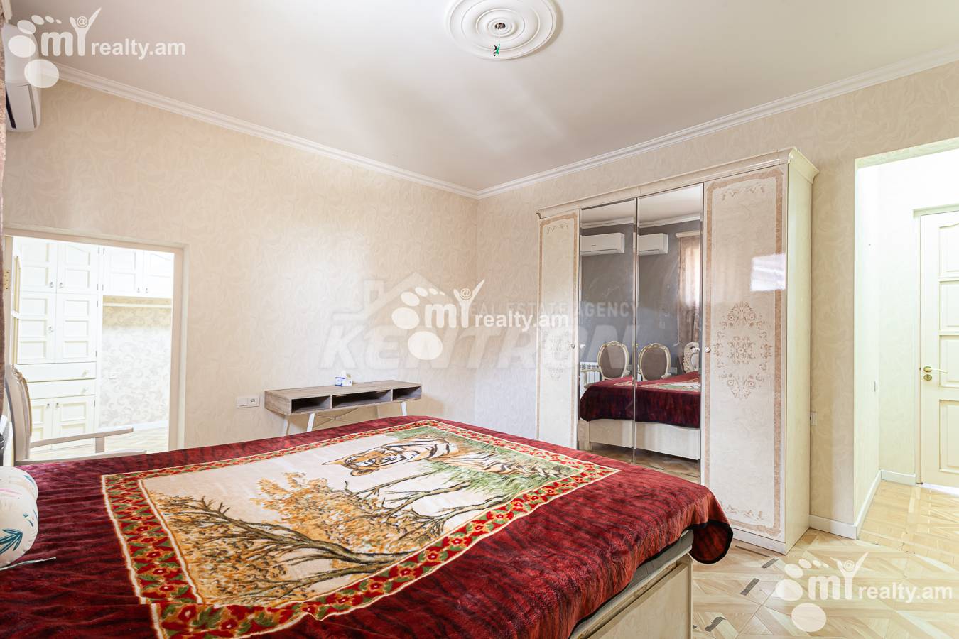 House for sale خیابان سِپوه, عربگیر ایروان, 155978