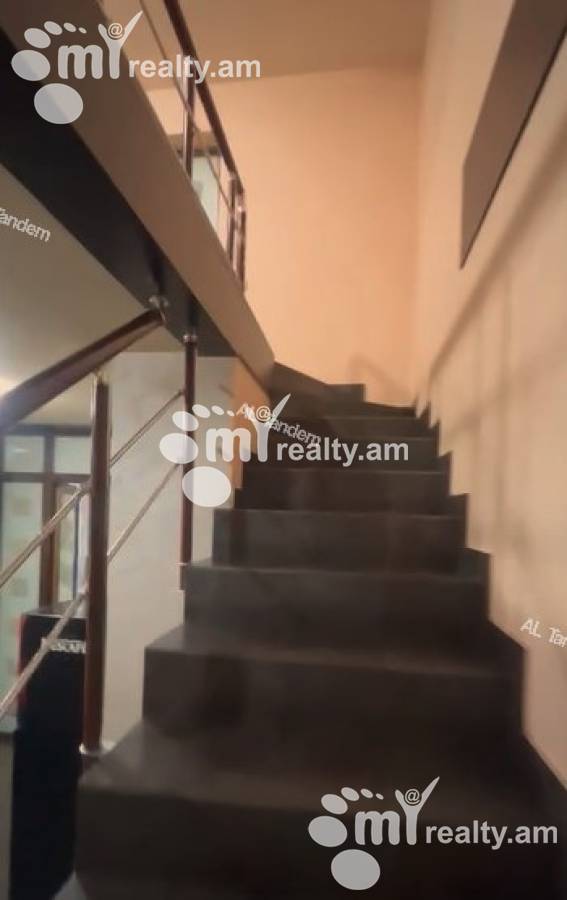 Купить коммерческoе помещение Вардананц ул, Центр Ереван, 147724