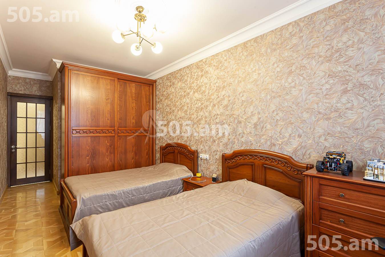 Купить 3 комнатную квартиру Антараин ул, Центр Ереван, 155933