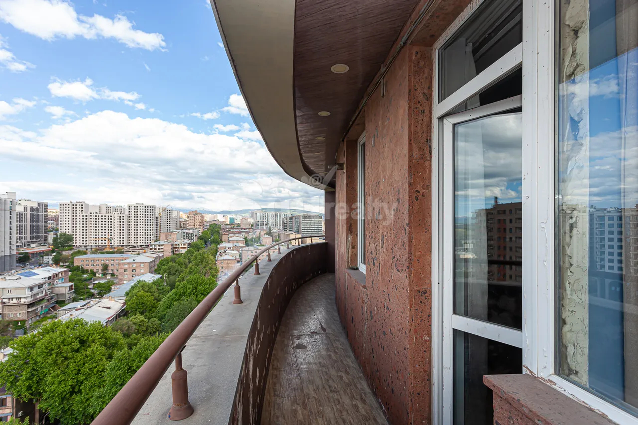 3 bedroom apartment for sale Mamikoniants St, Arabkir Yerevan, 160636