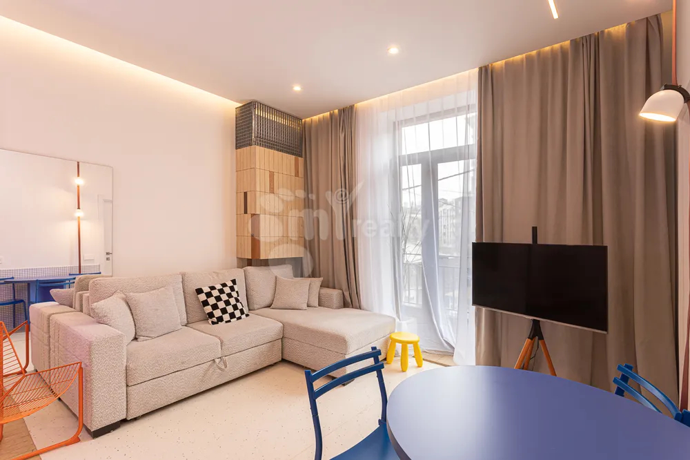 varcov-bnakaran-norakaruycum/2-senyakanoc/A.Manukyan+St/Center/Yerevan