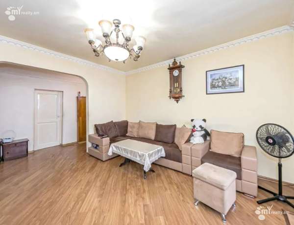 3-senyakanoc-bnakaran-vacharq-Yerevan-Arabkir