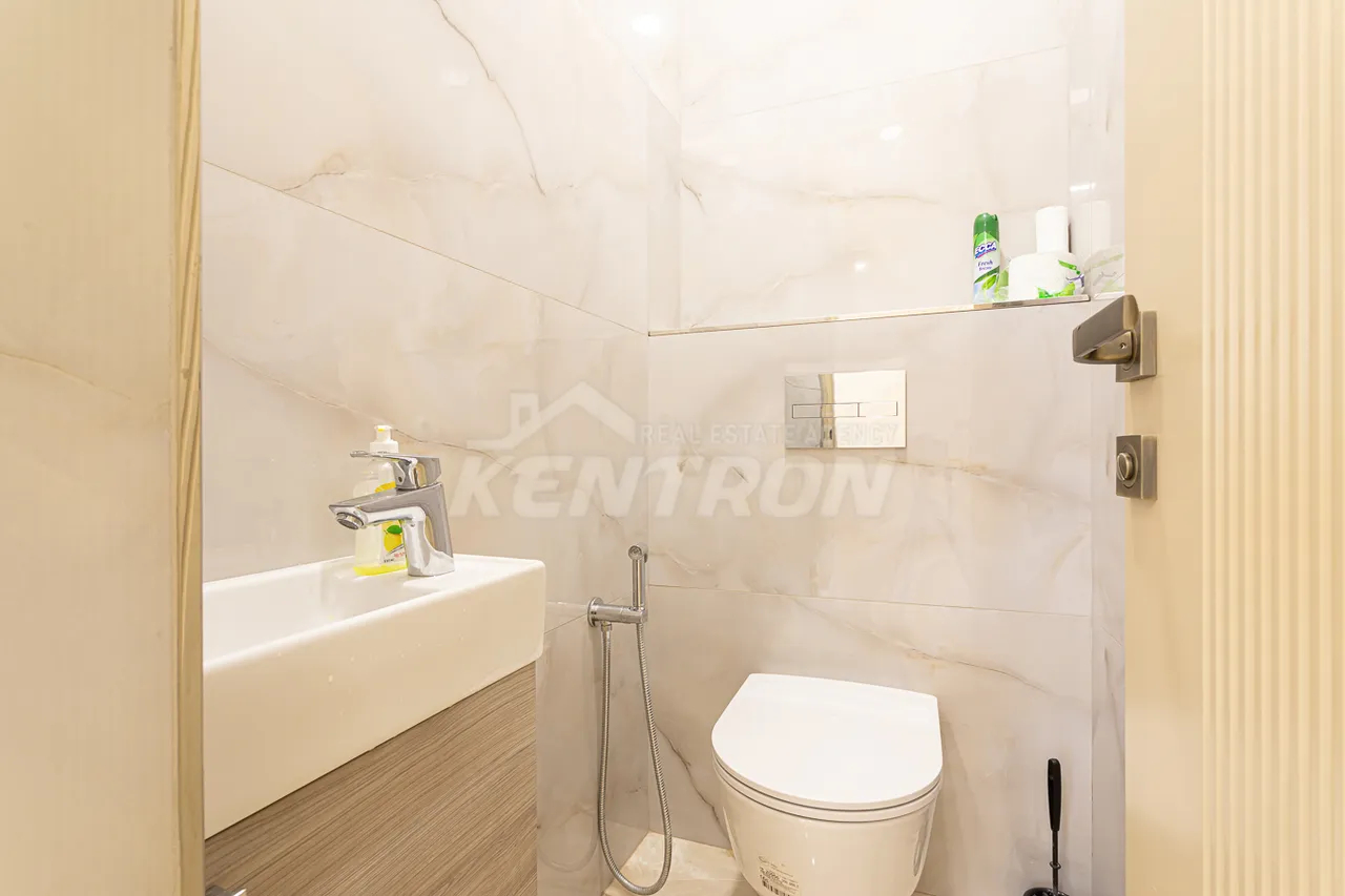 Commercial property for rent Mashtots Ave, Center Yerevan, 158865