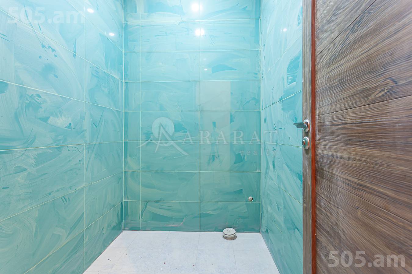 Купить 3 комнатную квартиру М․ Мелконян ул, Центр Ереван, 153100