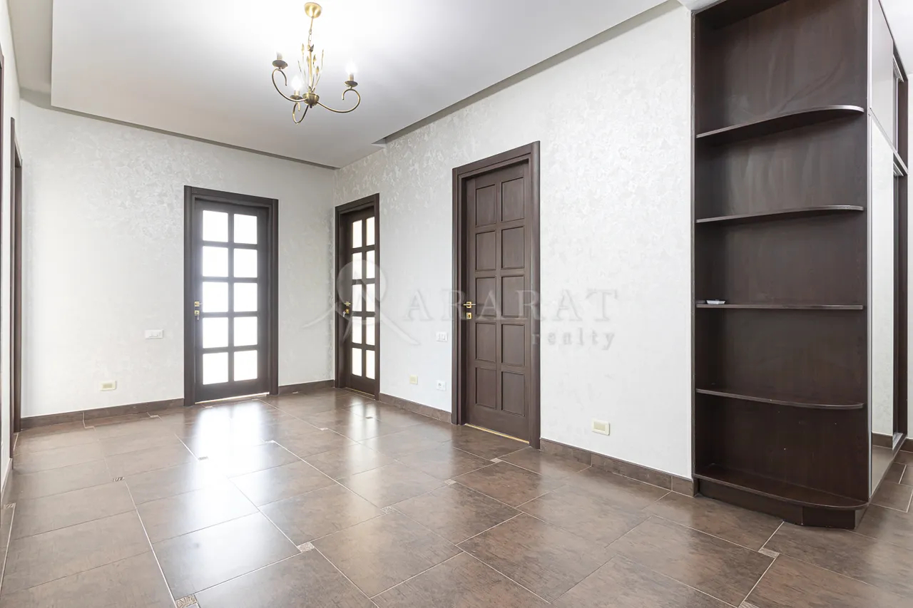 4 bedroom apartment for rent Baghramyan av(Arabkir), Arabkir Yerevan, 158371