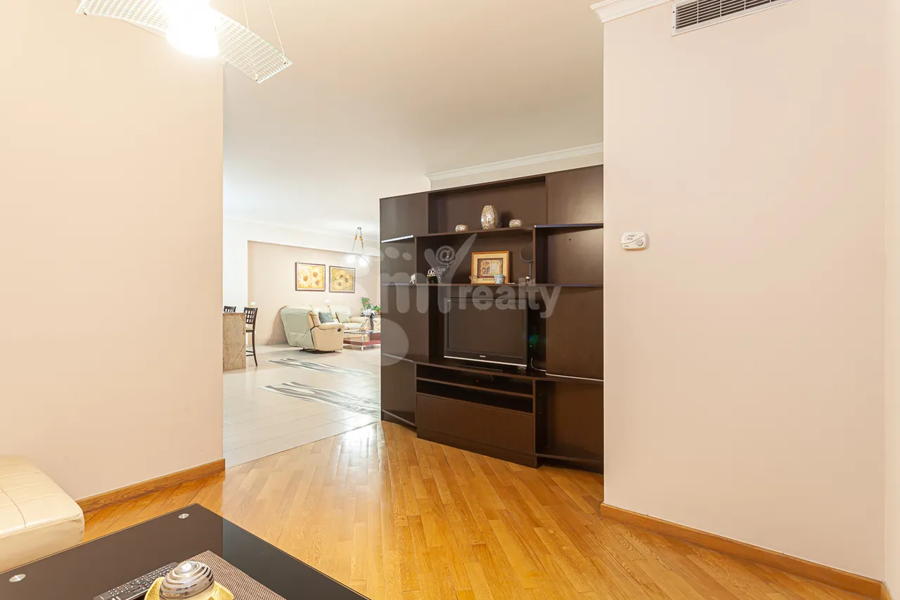 3 bedroom apartment for rent Northern (Hyusisayin)  Ave, Center Yerevan, 161919