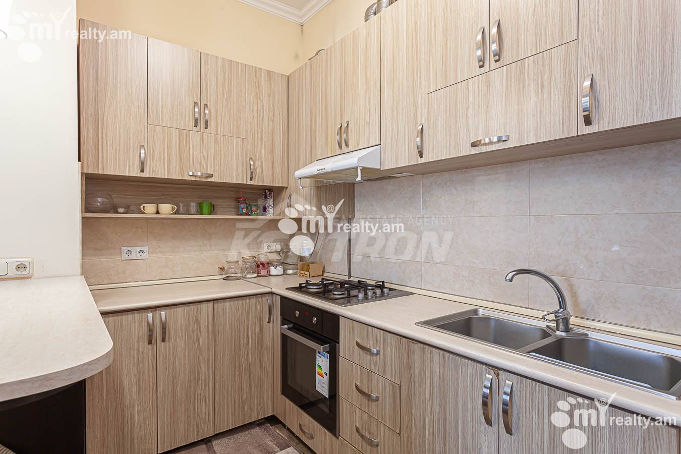 3 bedroom apartment for rent Yekmalyan St, Center Yerevan, 153263