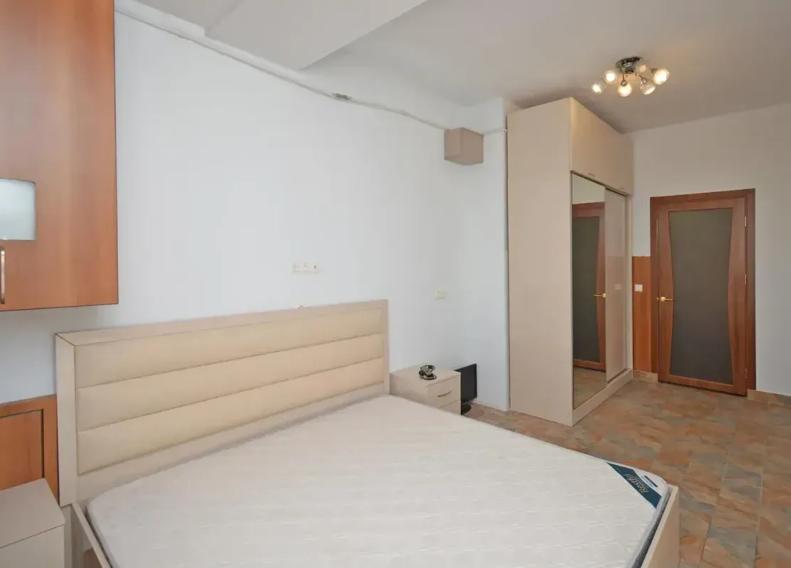 3 bedroom apartment for sale خیابان هامباردزومیان, عربگیر ایروان, 161889