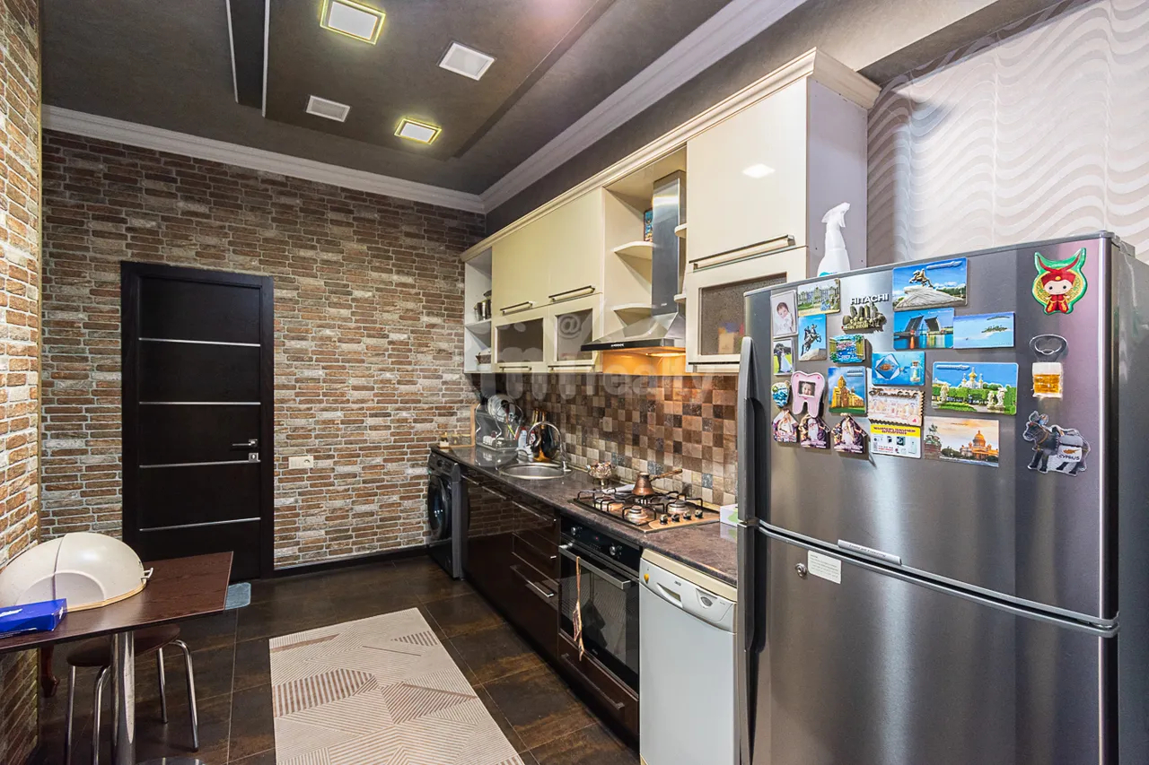 3 սենյականոց բնակարան  Հր.Քոչար փող, Արաբկիր Երևան, 160053