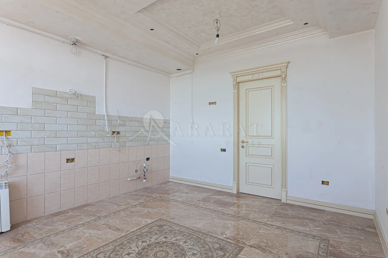 3 bedroom apartment for sale Hayrik Muradyan street, عربگیر ایروان, 157399
