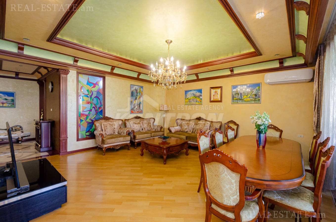 5 սենյականոց բնակարան  Հանրապետության փող, Կենտրոն Երևան, 137953