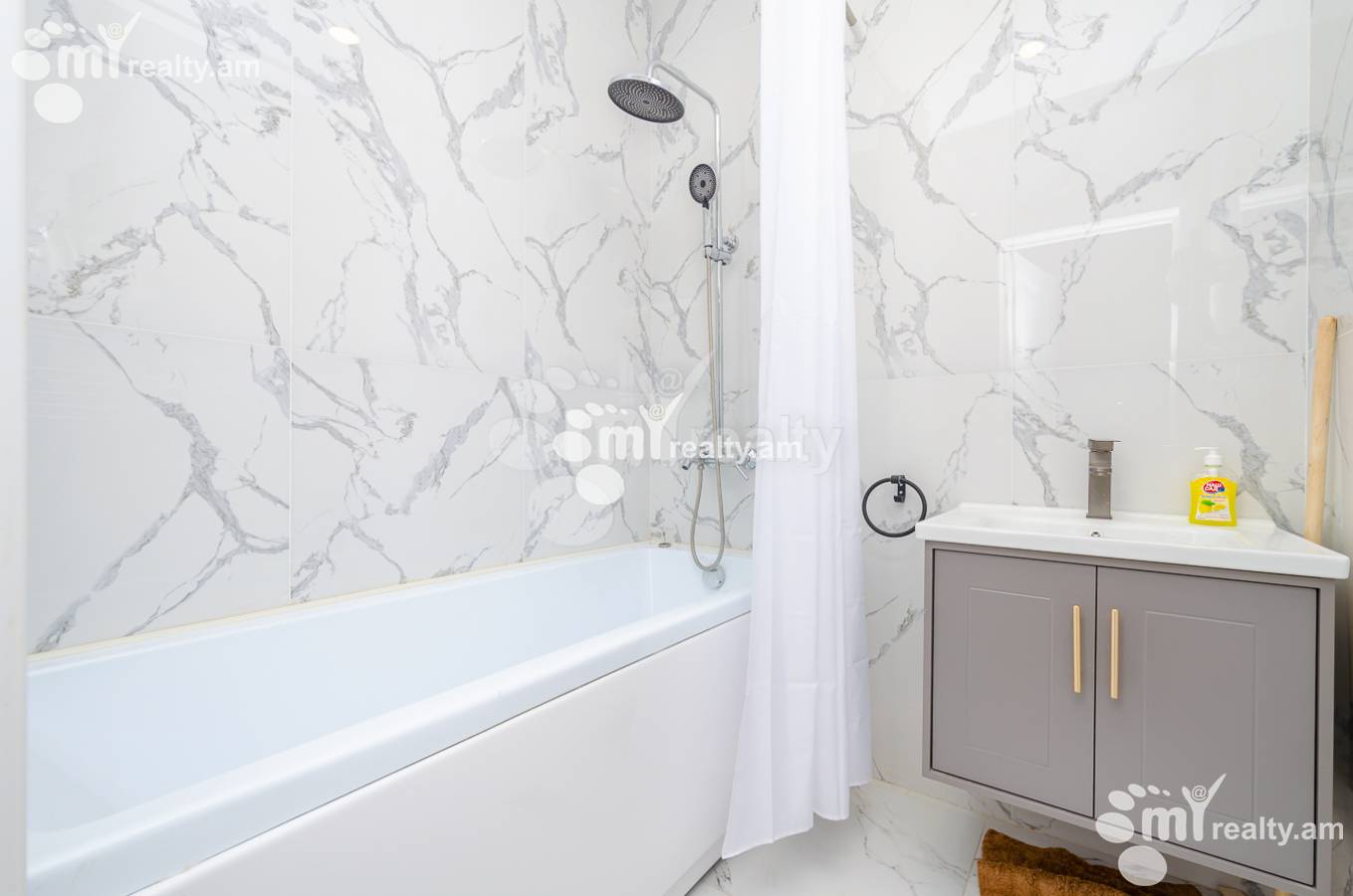 3 bedroom apartment for sale Saryan St, Center Yerevan, 152720